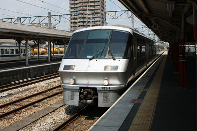 列車入線