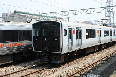 ここでも817系