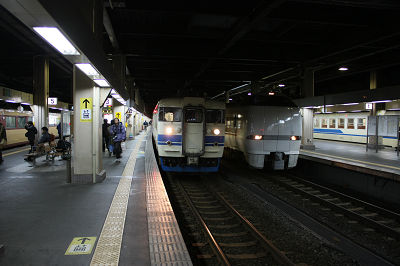 4列車並び