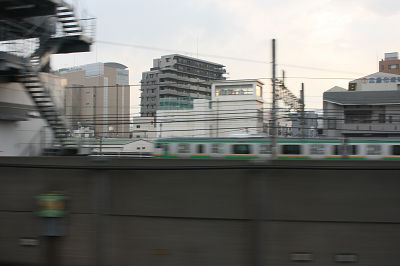 地上へ