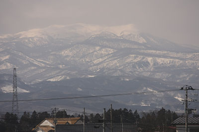 雪を頂く山々