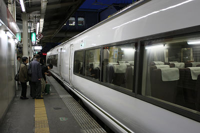 白い車体
